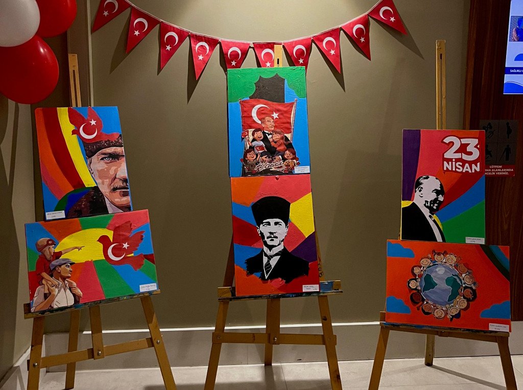 23 Nisan Coşkusu Yüzyıl Hastanesi’nde Yaşandı